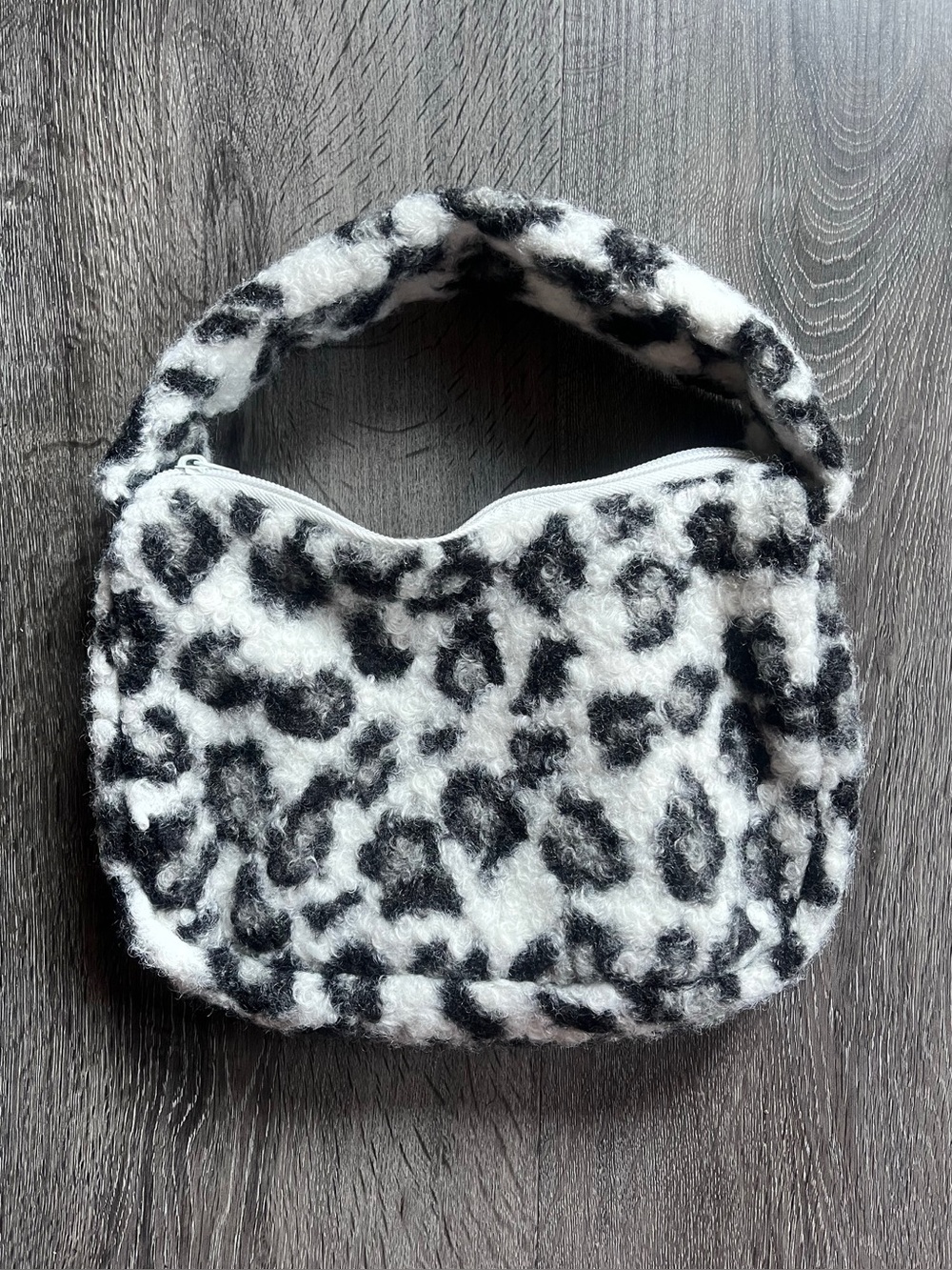 ★ Fuzzy Plush Black & White Cheetah Print Purse ★